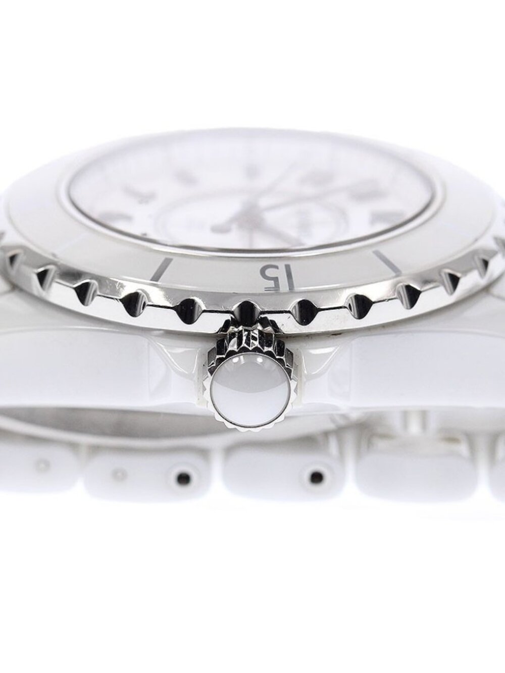 CHANEL J12 - Picture 12 of 13